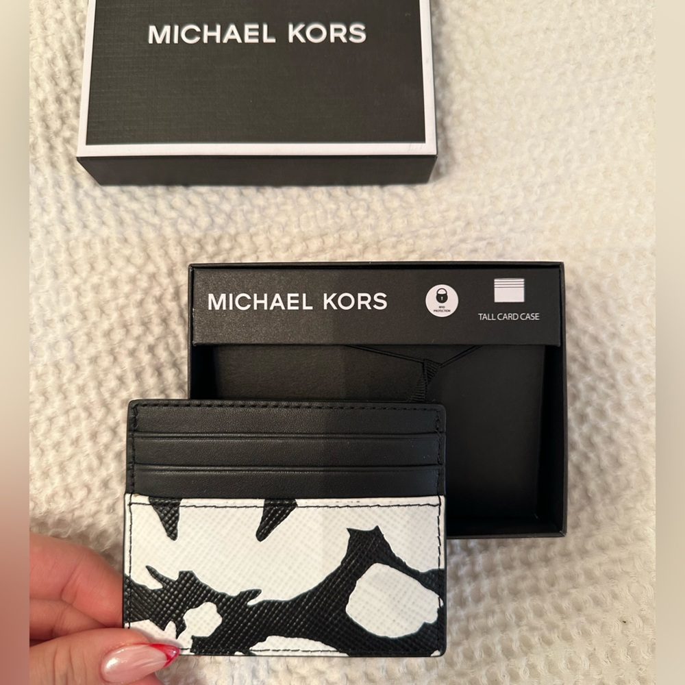 Black and white RFID protection card wallet